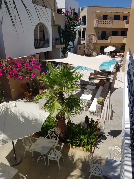 Gastro Nami Hotel & Suites