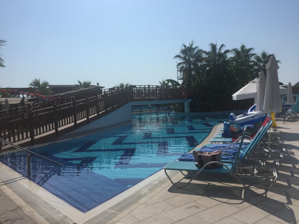 Pool Saturn Palace Resort Hotel