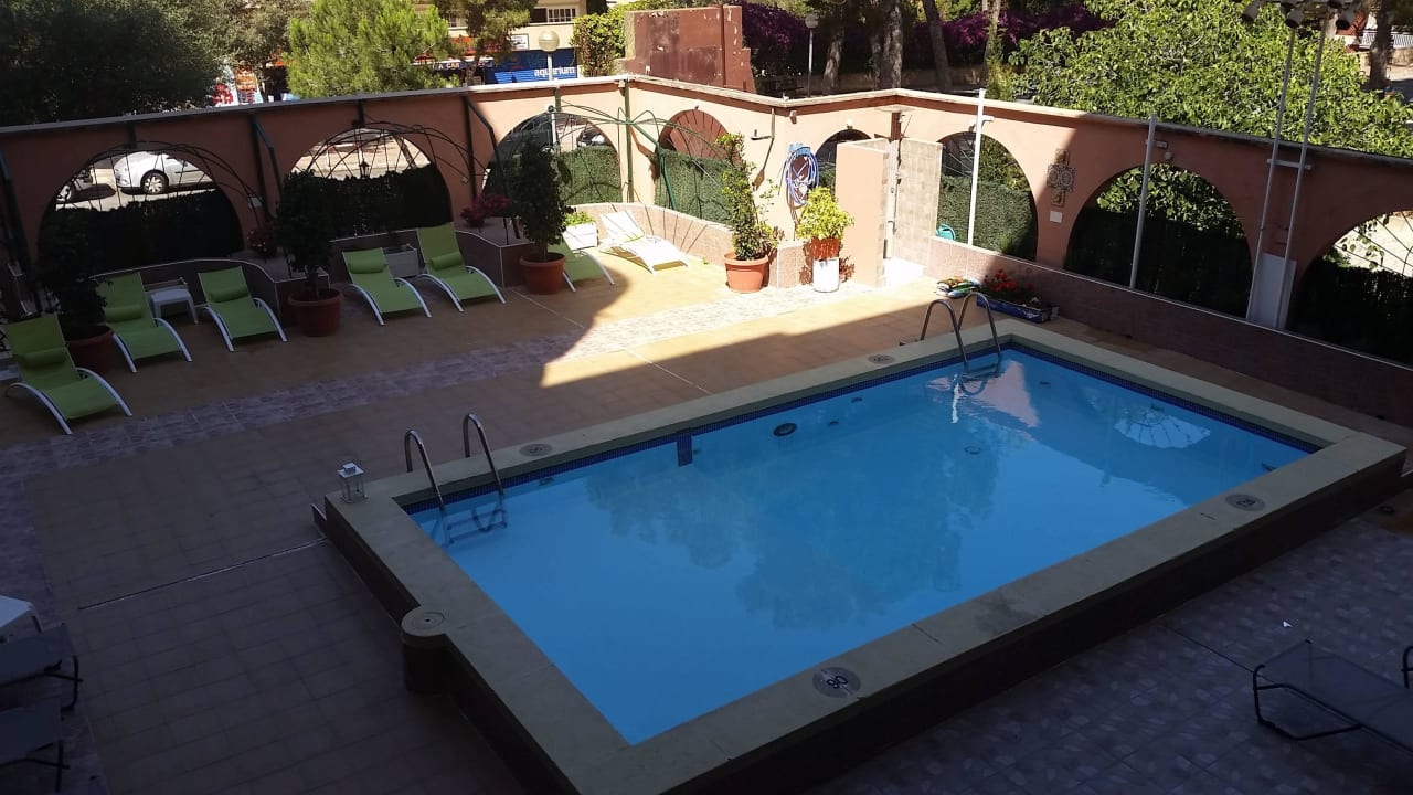 ....groß ist er nicht..... Welikehotel Fenix