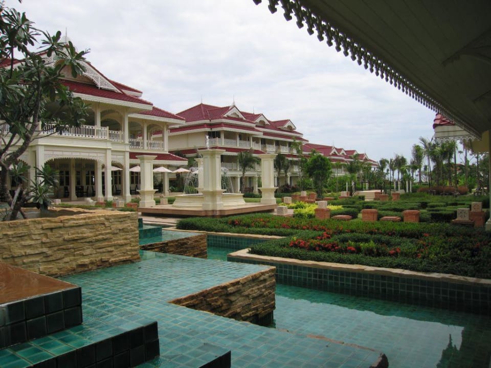 Blick vom Foyer in die Anlage Wora Bura Hua Hin Resort & Spa