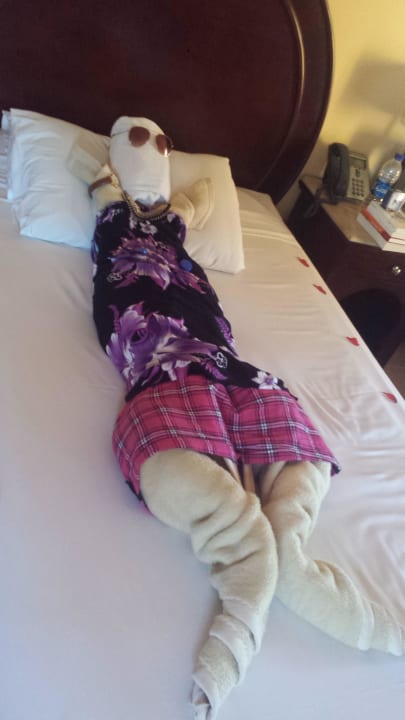 Deko - ein Schock! Wir dachten, da läge jemand! Stella Beach Resort & Spa Makadi Bay