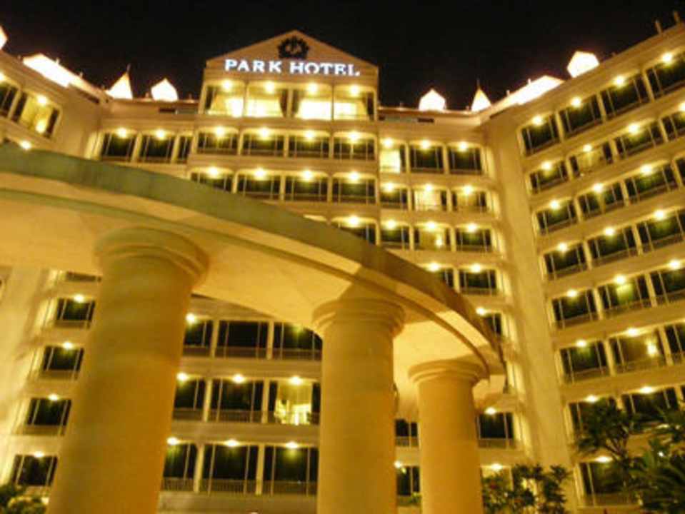 Aussenansicht vom Pool her The Robertson House by the Crest Collection