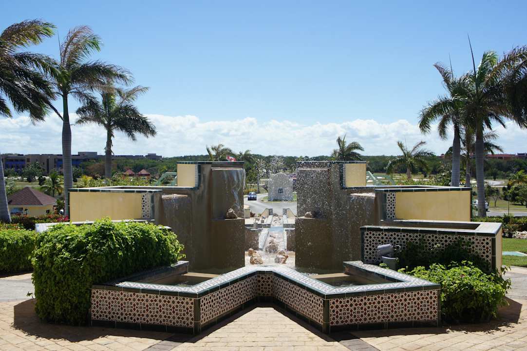 Blick von Lobby Richtung Straße/ Landseite Iberostar Origin Laguna Azul
