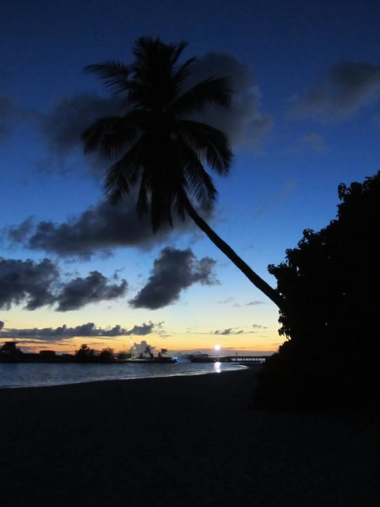 Abendstimmung ROBINSON MALDIVES
