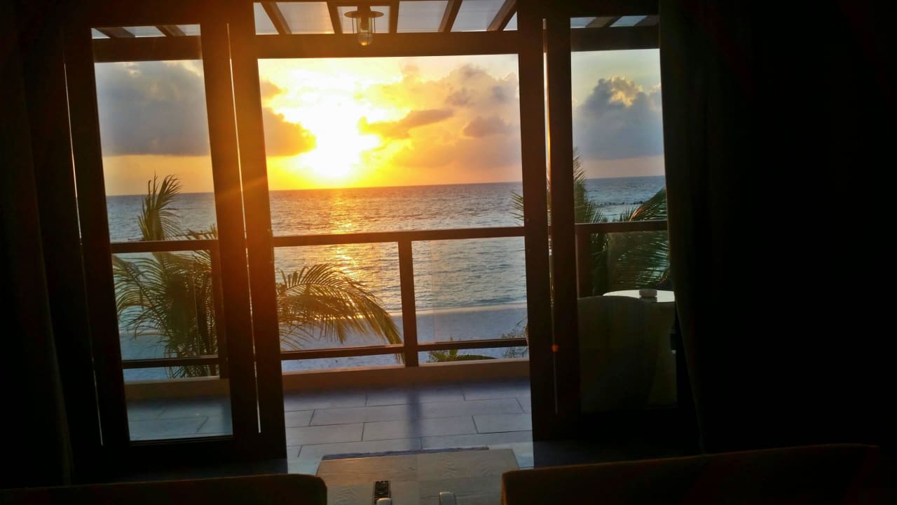 Ausblick aus dem Bett Summer Island Maldives
