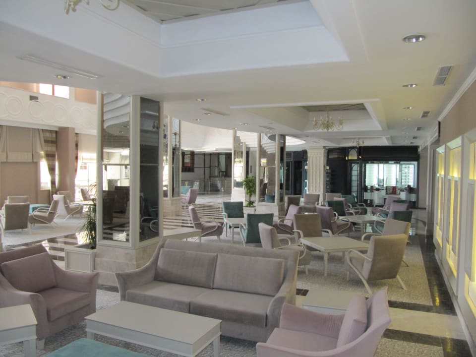 Lobby-Bereich Bella Resort & Spa