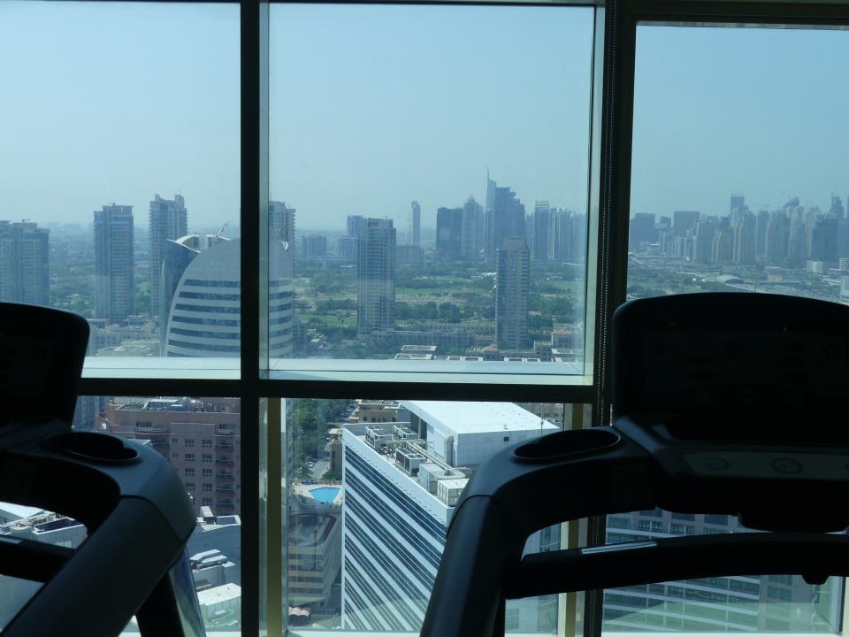 Ausblick First Central Hotel Suites