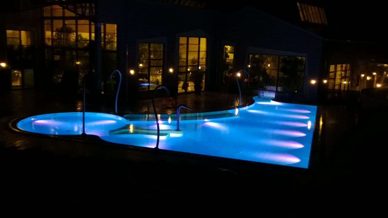 Außenbecken des Schwimmbades Center Parcs Park Bostalsee