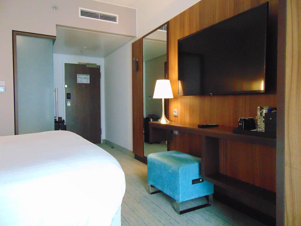 Zimmer Hotel Courtyard by Marriott Cologne