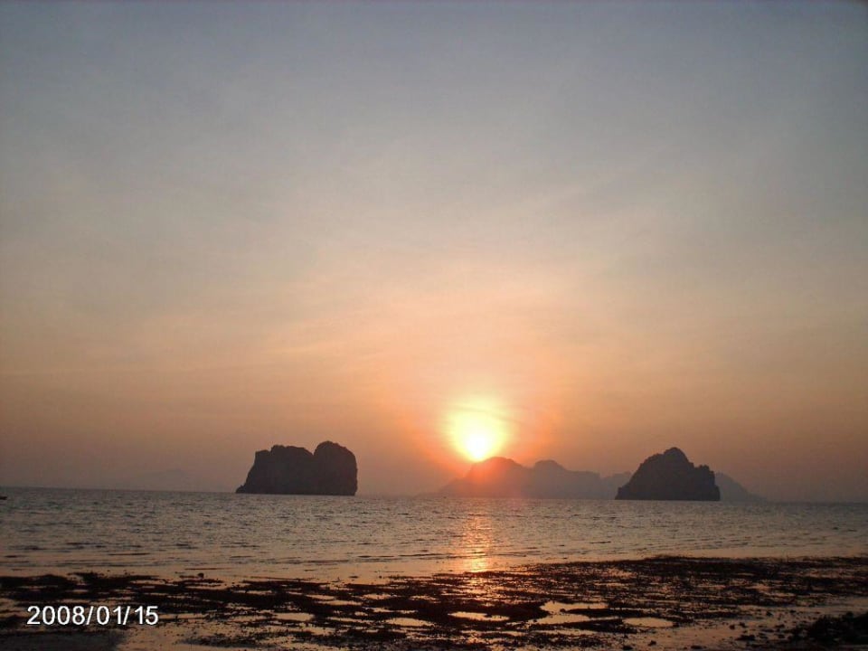Sonnenaufgang - von unserer Terrasse aus gesehen Hotel Thapwarin Resort