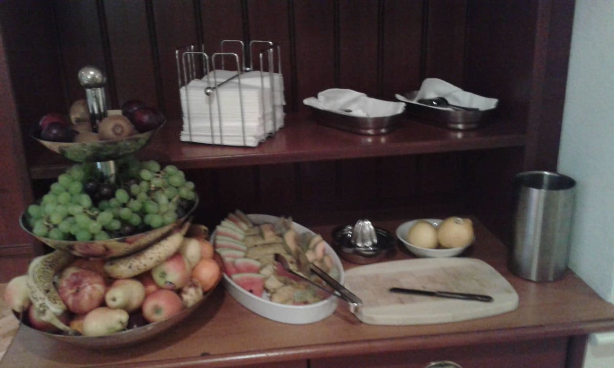 Obst gibt es den ganzen Tag Boutique Hotel Bellevue Lermoos