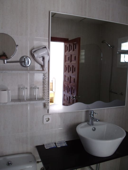 Badezimmer Bahía de Alcúdia Hotel & Spa