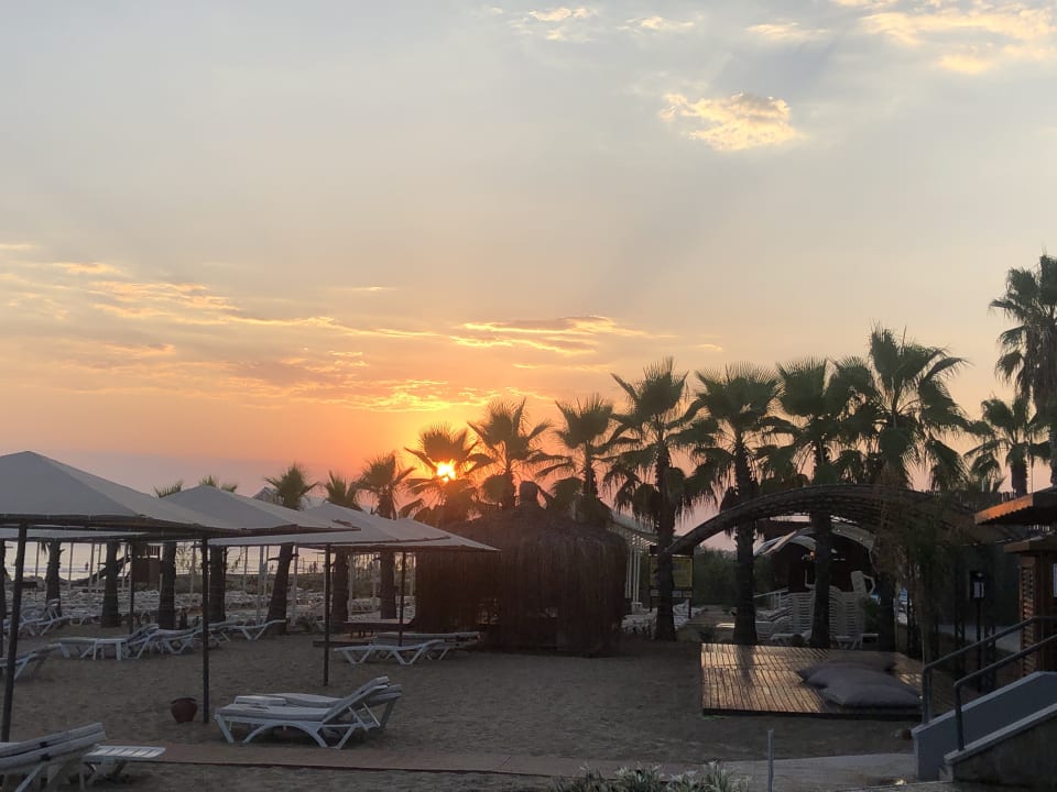 Strand Miramare Queen Hotel