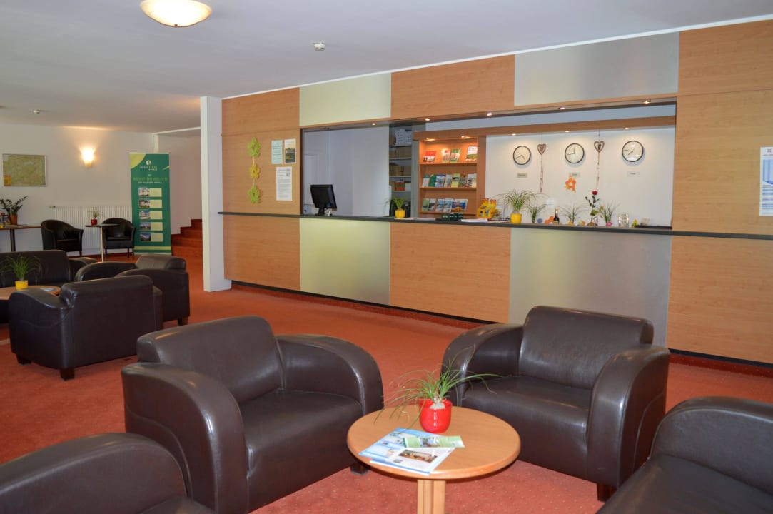 Rezeption Hotel Schlangenbader Hof