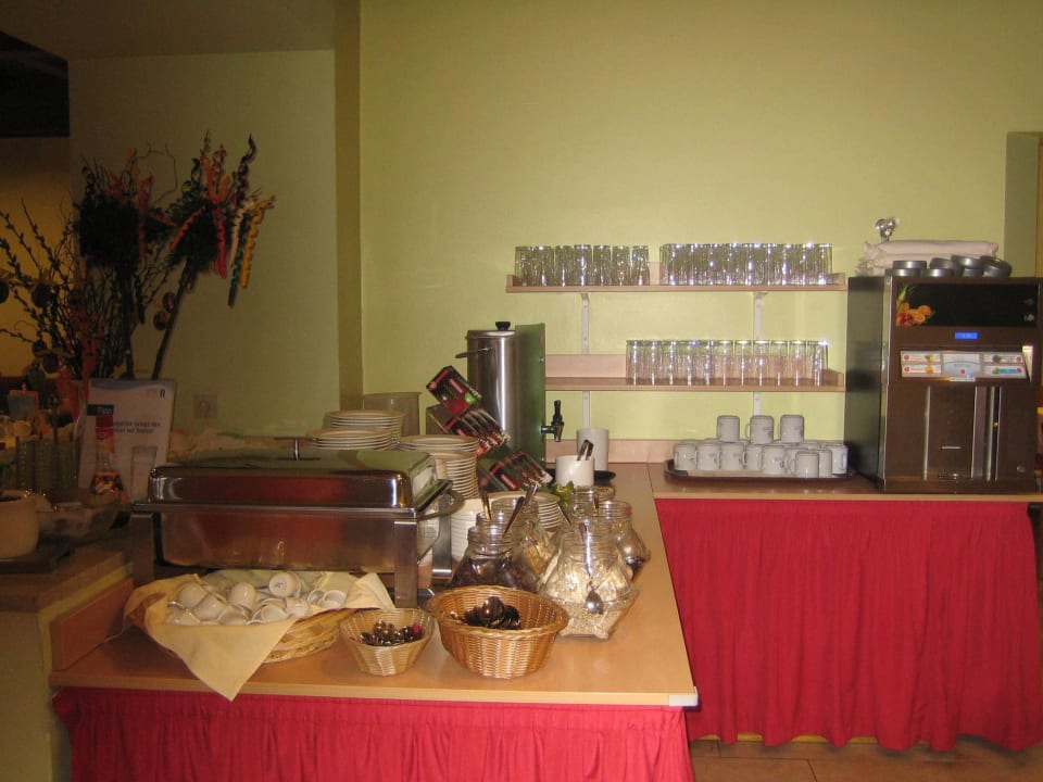 Tee gibt es auch am Morgen OptimaMed Gesundheitsresort St. Josef