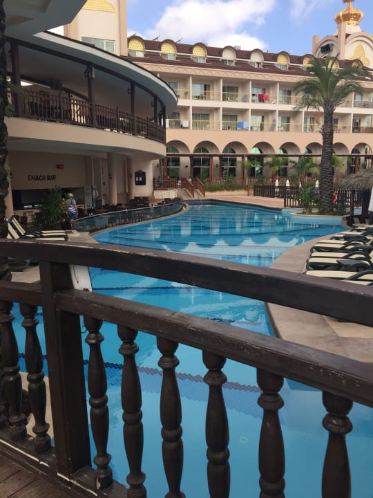 Pool Well Palace Side