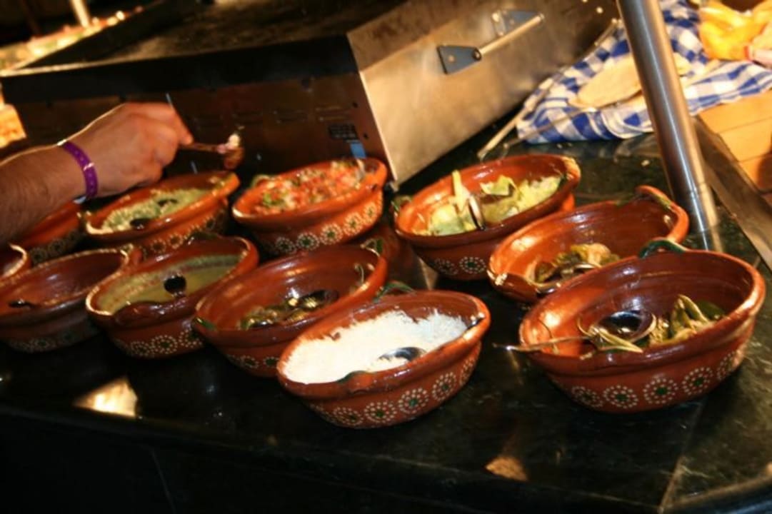 Buffet Iberostar Waves Tucan