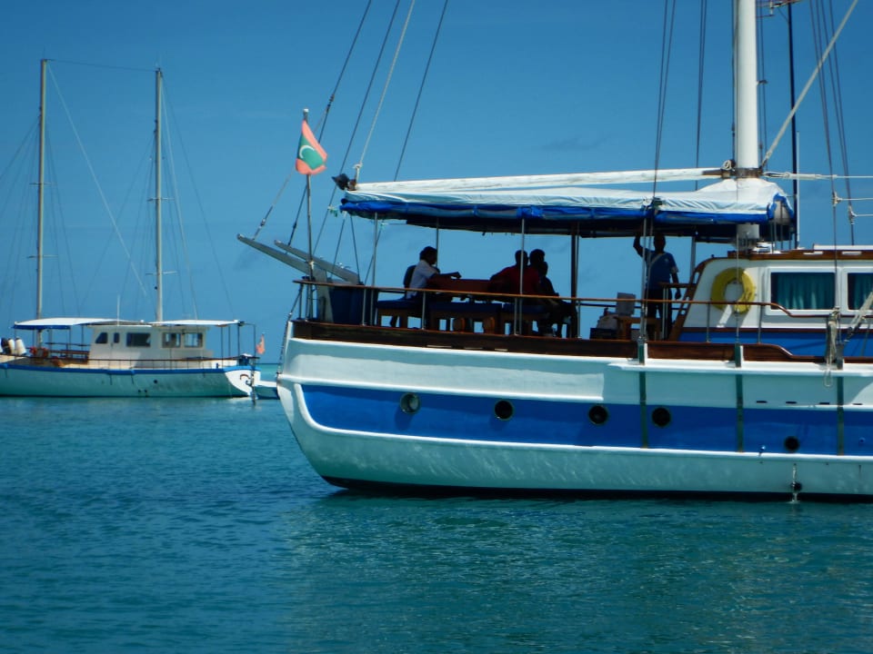 Tolle Bootscrew Meeru Maldives Resort Island