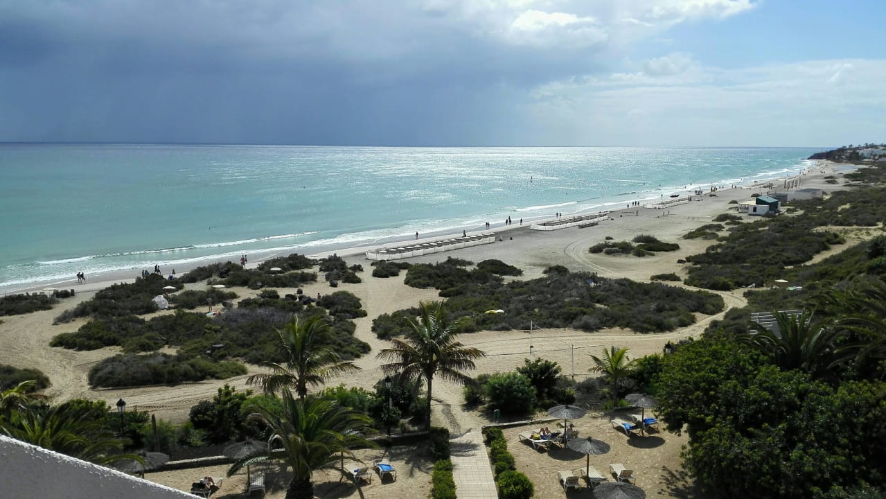 Ausblick vom Balkon des Zimmers im 6. Stock SBH Crystal Beach Hotel & Suites
