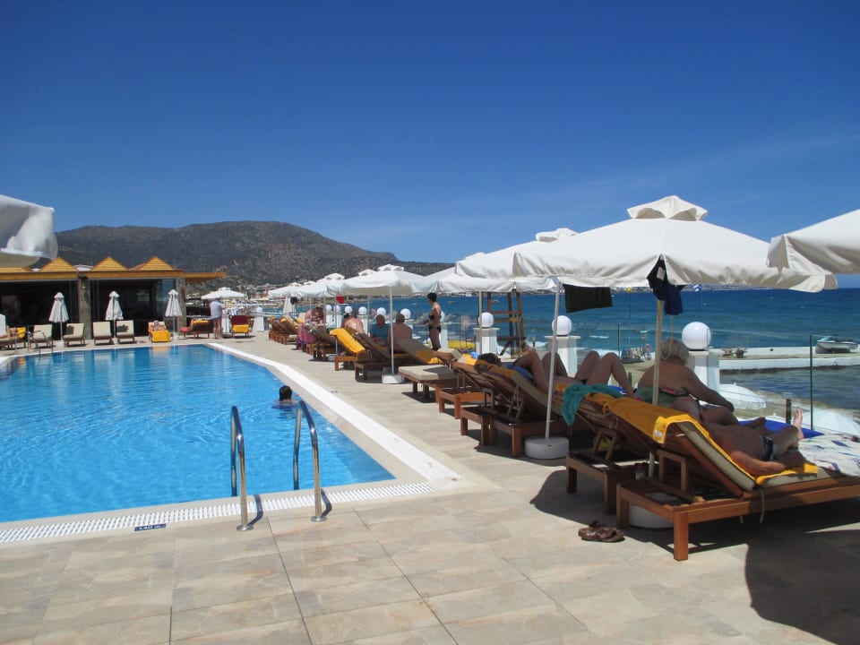 Pool mit Strand Alexander Beach Hotel & Village Resort