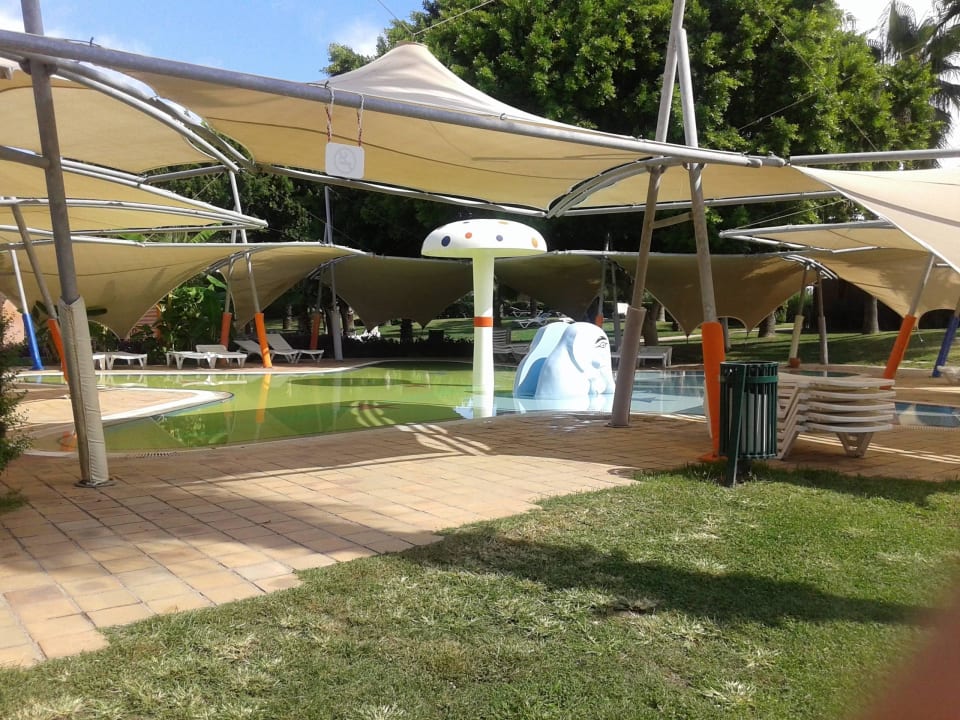 Лягушатник, так сказать Limak Limra Hotel & Resort