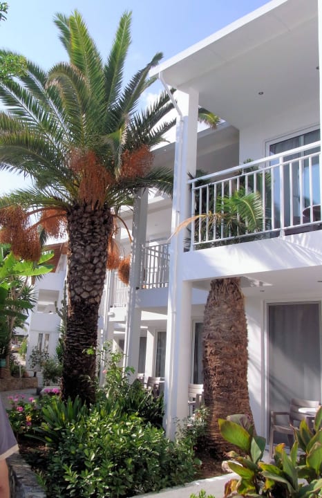 Außenansicht mit Gartenanlage HARPIN Happy Days Beach Hotel