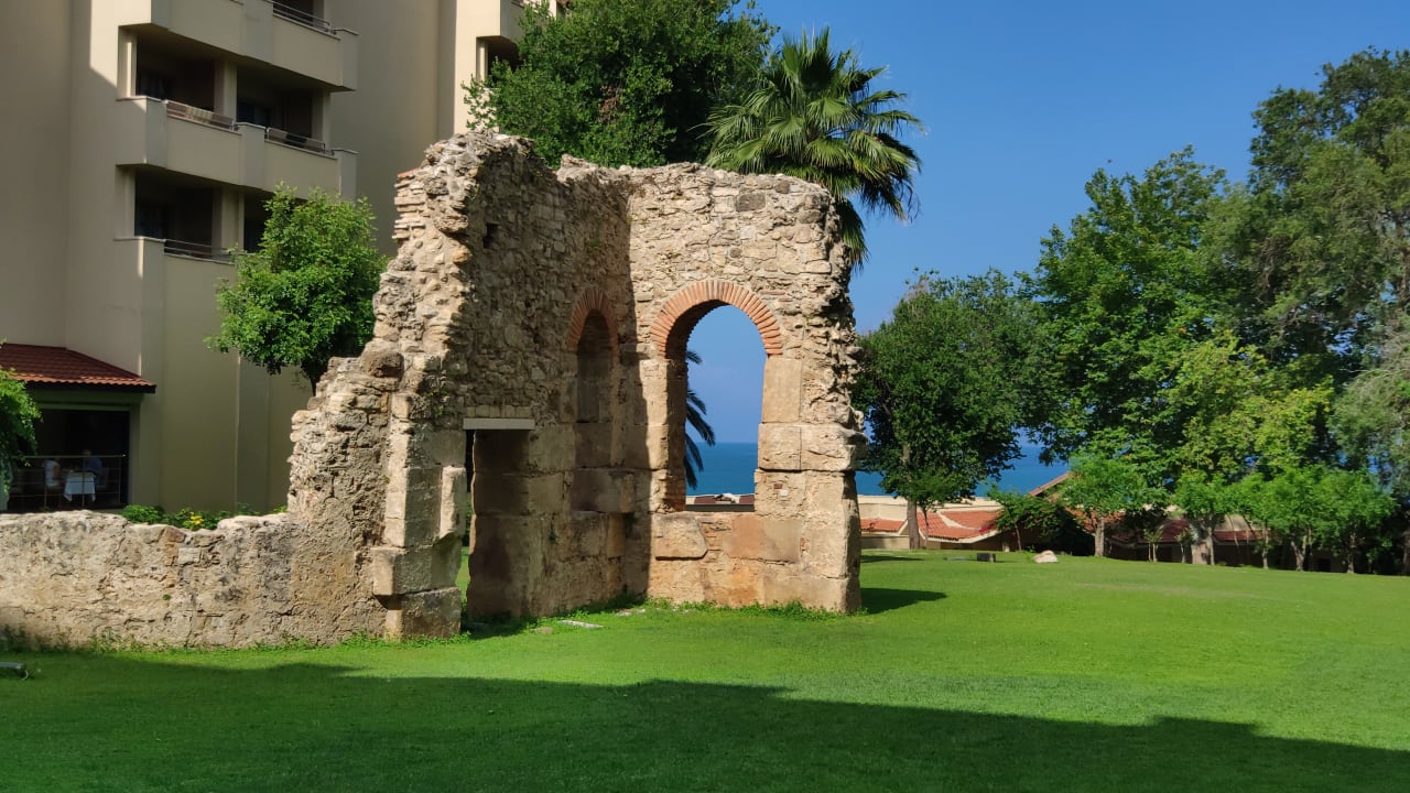 Gartenanlage Melas Resort Hotel