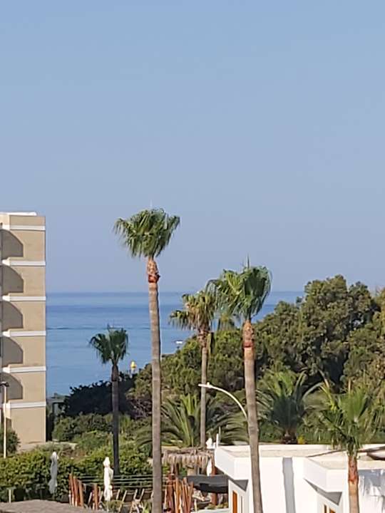 Ausblick Napa Mermaid Hotel & Suites