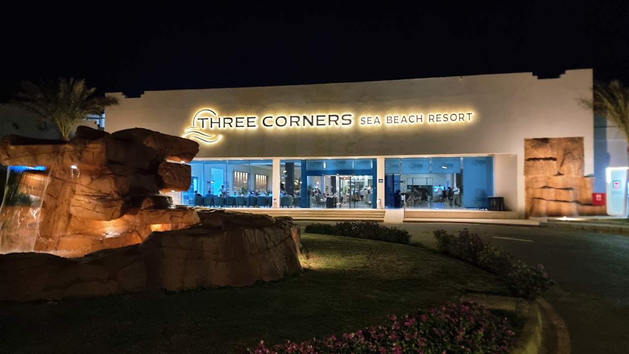 Außenansicht Three Corners Sea Beach Resort