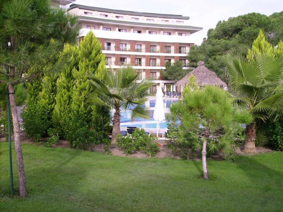 Pool mit Nebengebäude Voyage Belek Golf & Spa