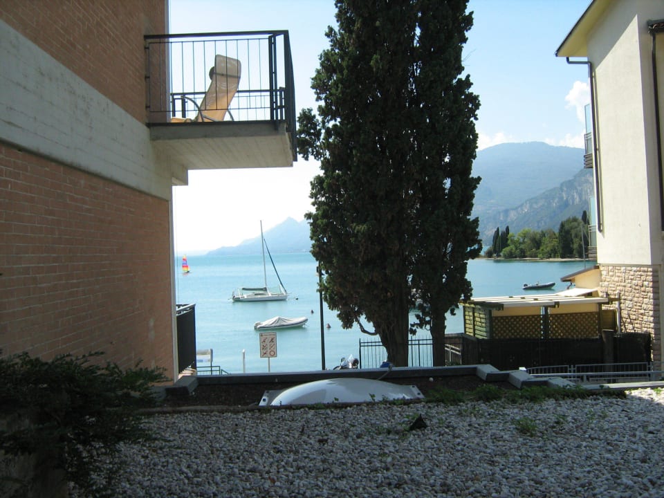 Seitlicher Balkonblick auf See Ambienthotel Spiaggia