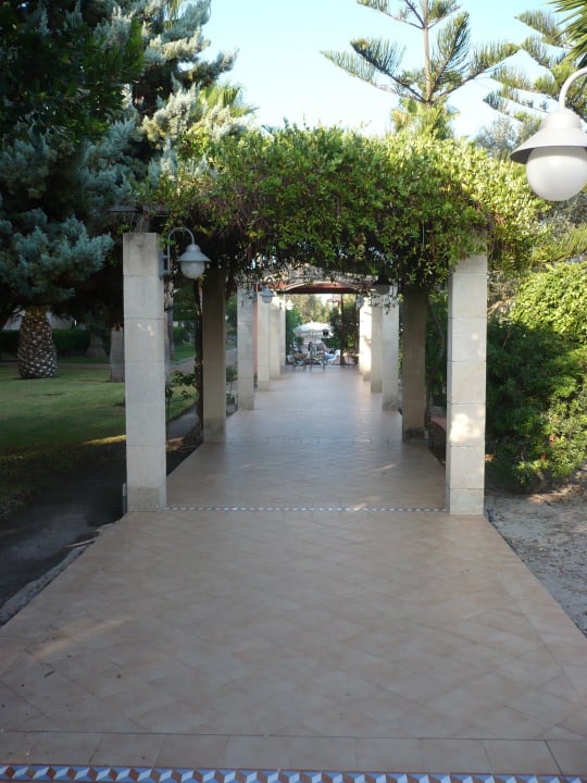 Weg zum Restaurant Playa Garden Selection Hotel & Spa