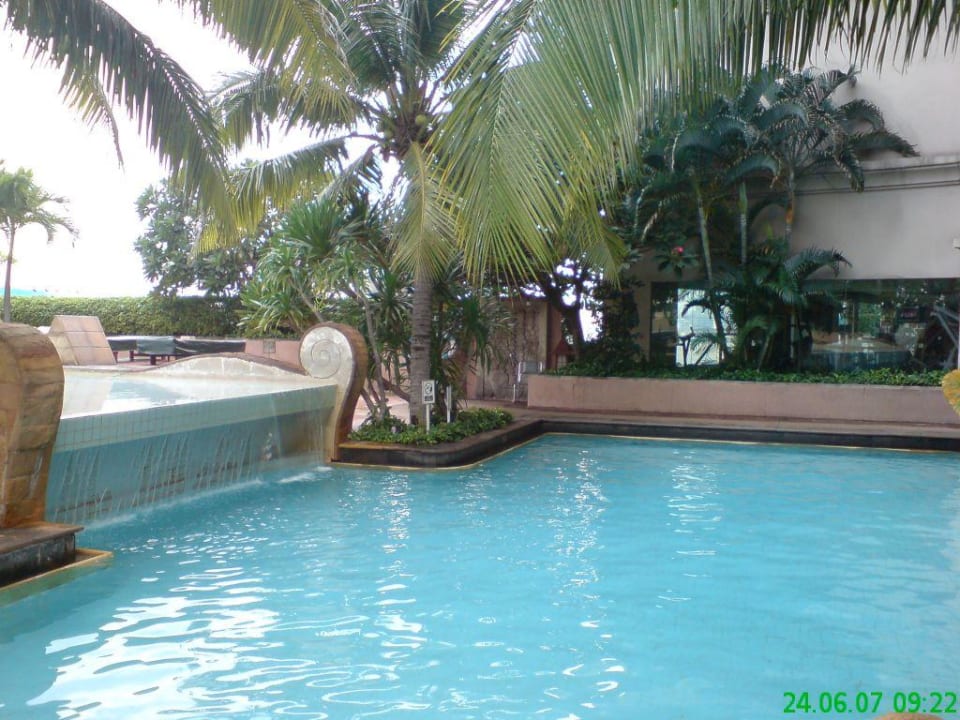 Pool Hotel Century Park