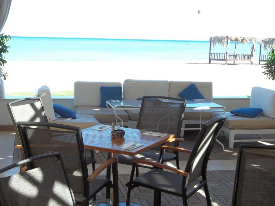 Kuschelecke an der Strandbar Jaz Bluemarine