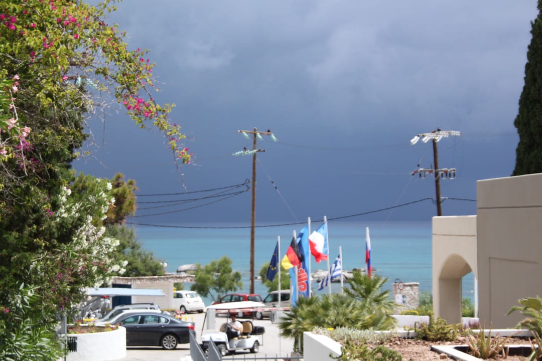 Es zog ein Gewitter auf alltoura Club Hotel Porto Angeli Beach Resort