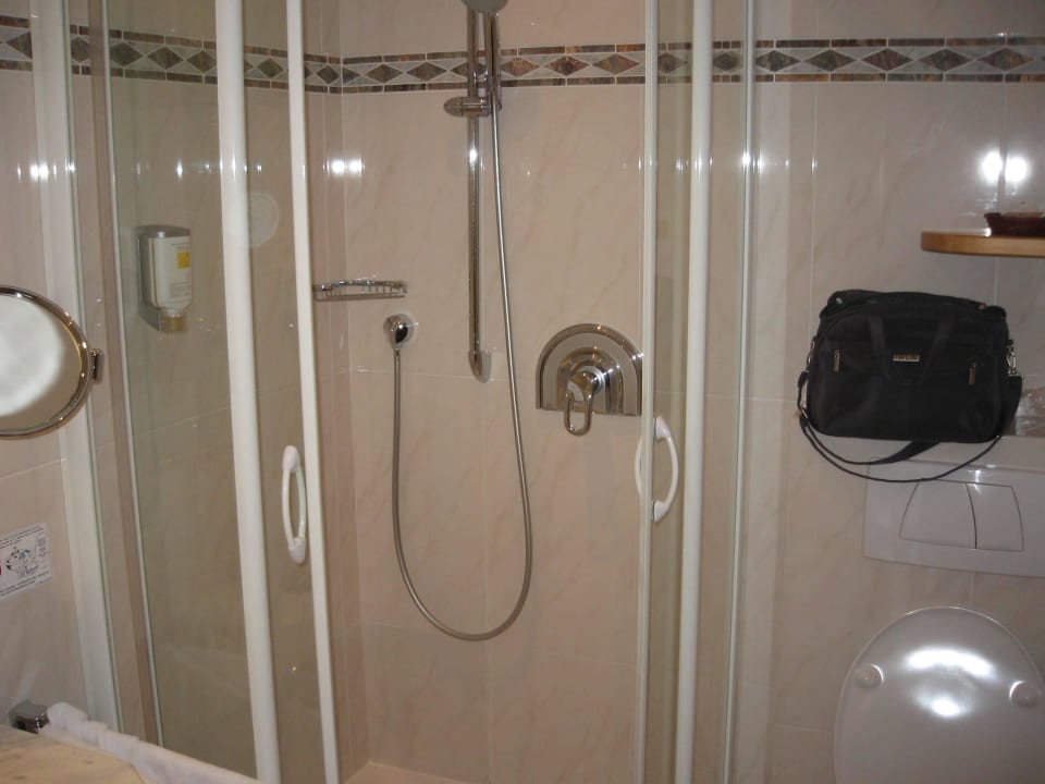 Schminkspiegel und Ablagefläche Berghotel Ratschings