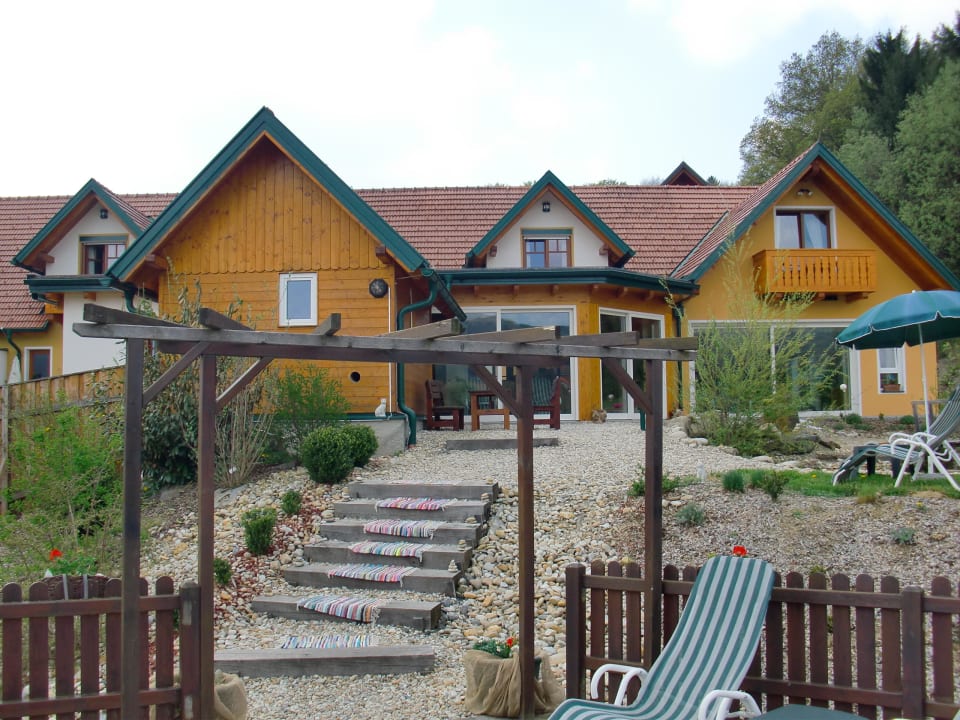 Aussenansicht Wellnessbereich Zur Grünen Au