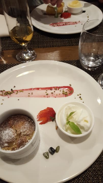 Gastro Acanthus Cennet Barut Collection