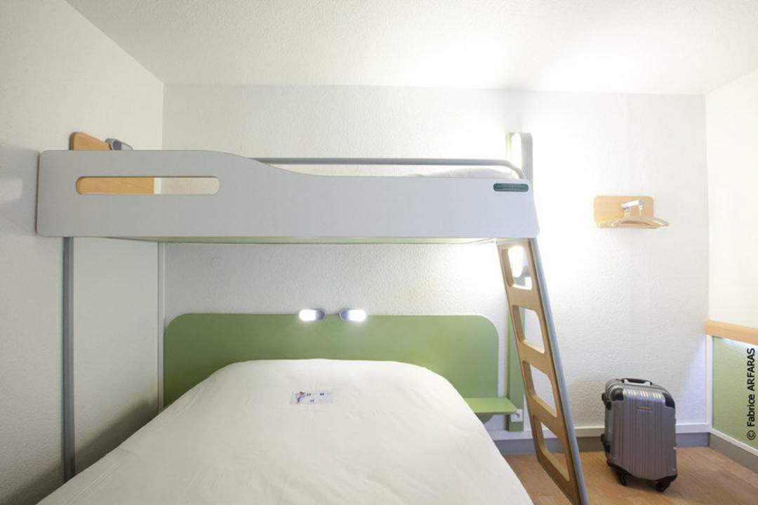 Chambre Triple Hotel Ibis budget Ales Saint Christol