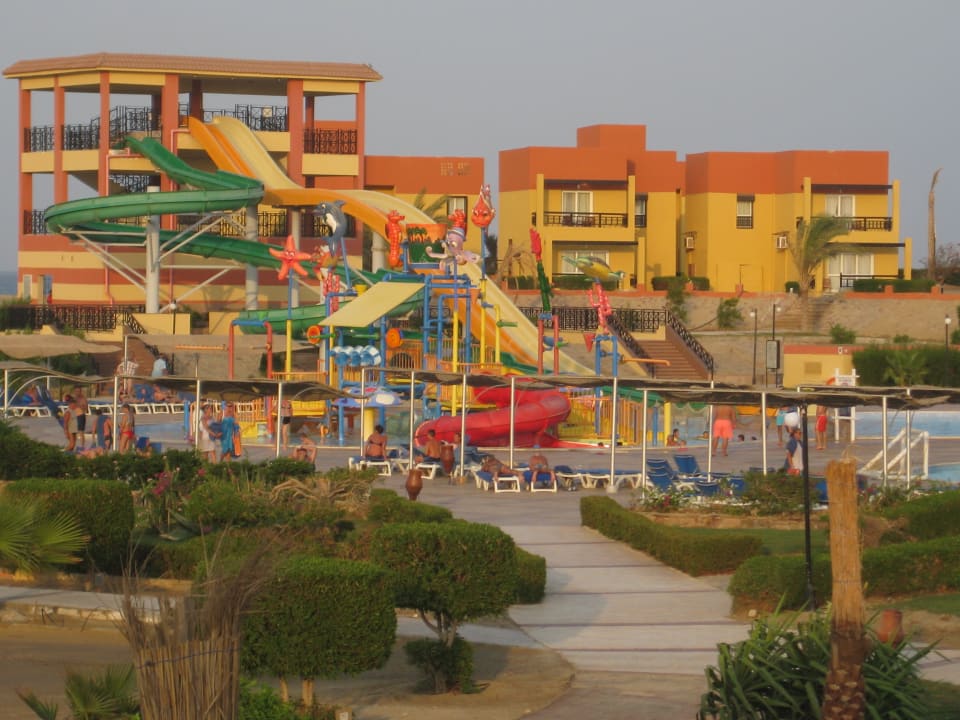 Außenansicht Malikia Resort Abu Dabbab