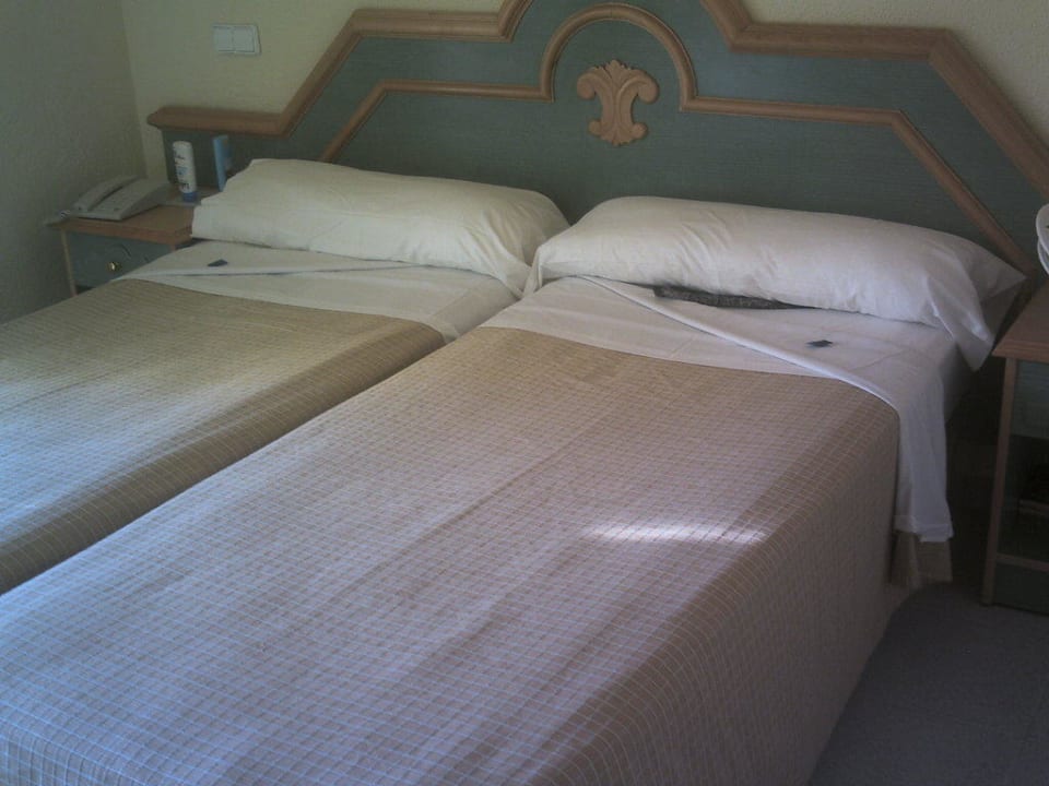 Nett hergerichtete Betten Grupotel Orient