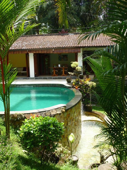 Pool & Restaurant Villa Jineng