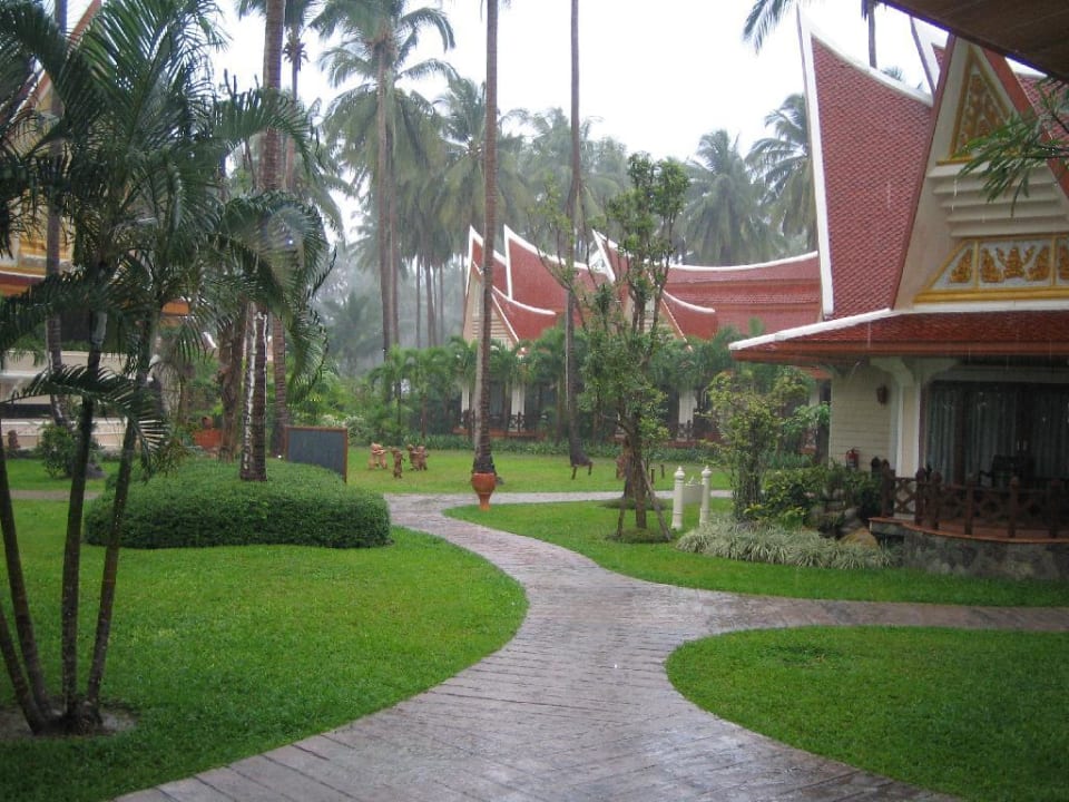 Manchmal  regnet es auch hier! Santhiya Tree Koh Chang Resort