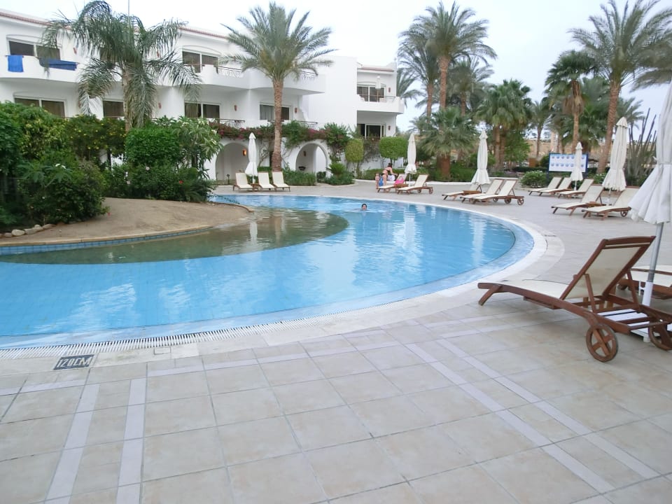 Pool nach Sonnenuntergang Iberotel Palace