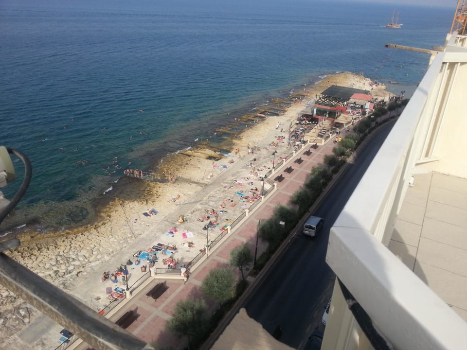 Vom Dach aus hat man ein tollen Ausblick  The Diplomat Hotel