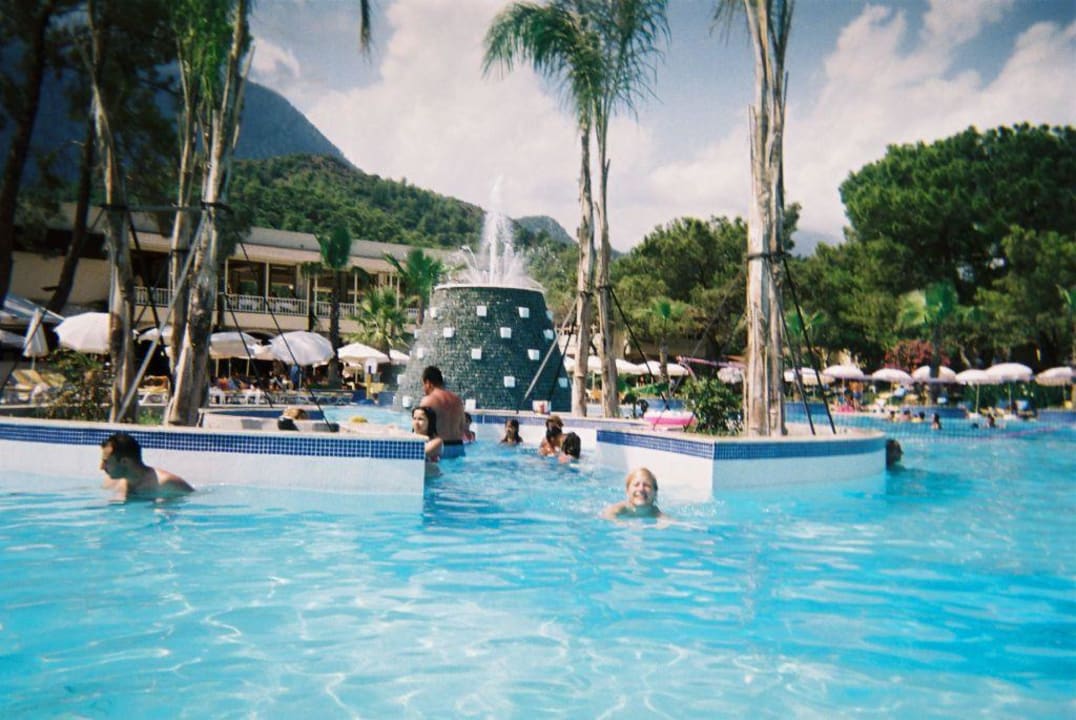... vor schöner Kulisse Kimeros Park Holiday Village