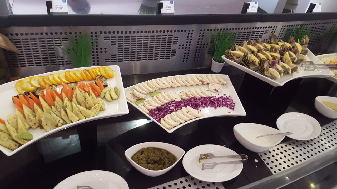 Szwedzki stół  Fujairah Rotana Resort & Spa