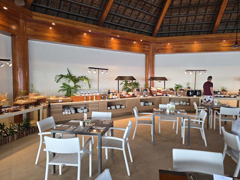 Gastro Hotel Sumilon Bluewater Island Resort