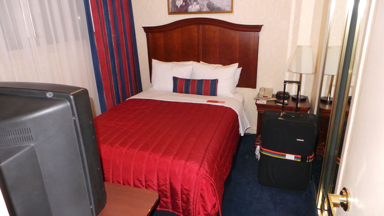 Kleines Schlafzimmer Ramada by Wyndham Jersey City