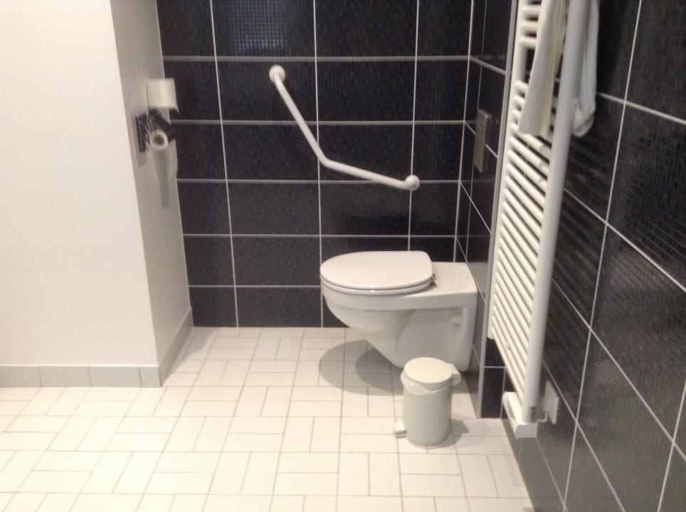 Dusche und WC behindertengerecht Hotel Du Lac De Madine